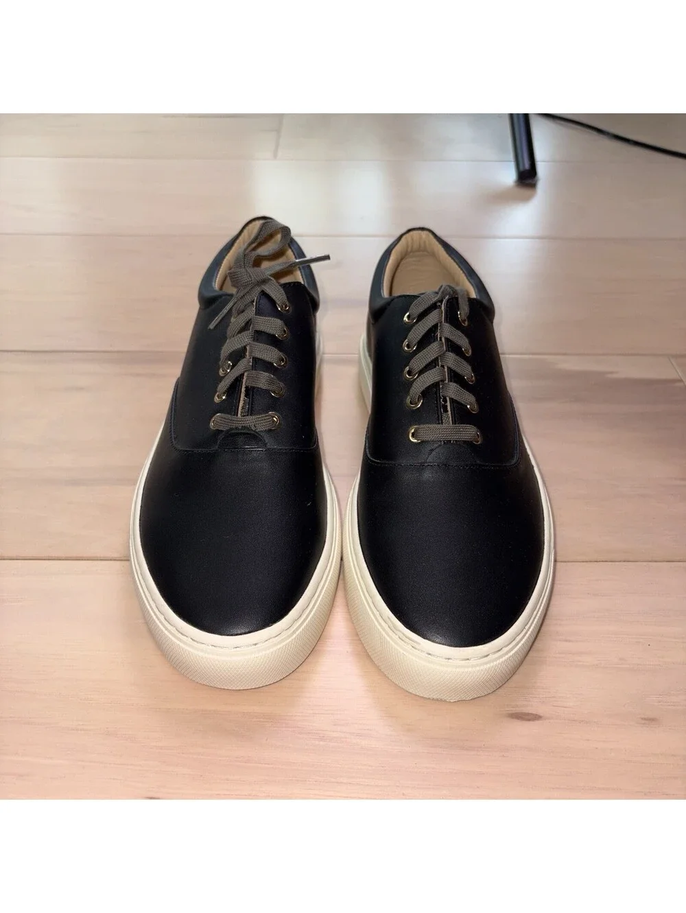 Nisolo pre owned